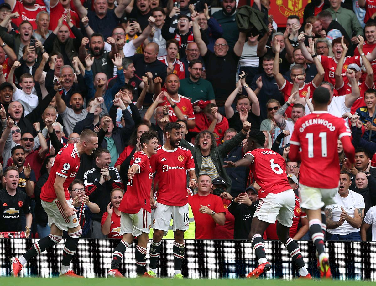 布伦森突破抛传，展现篮球技巧（布伦森强突抛传，尽显球场技艺）