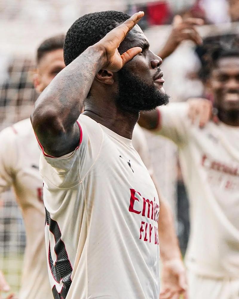 国际米兰vs利物浦全场数据：射门数6-8，控球率五五开