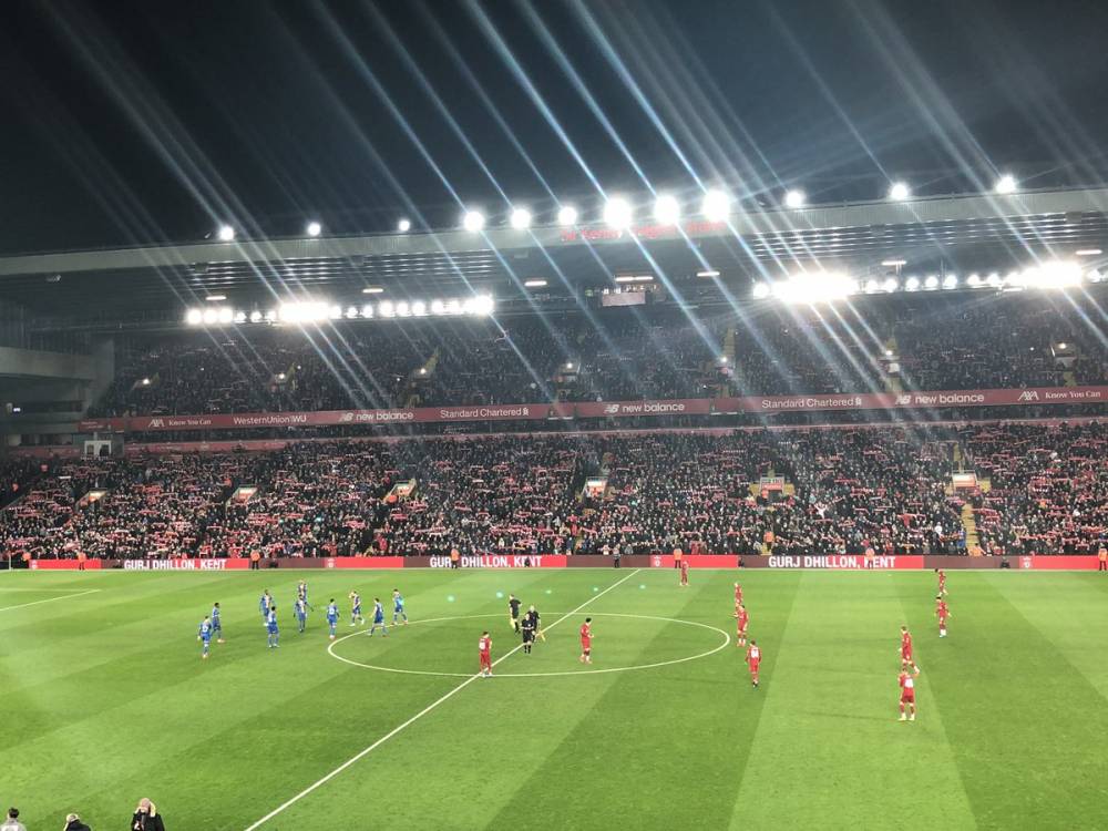 攻陷伯纳乌，塞尔塔时隔19年再度在西甲客场击败皇马（时隔19年，塞尔塔再度客场击败皇马，伯纳乌失守）