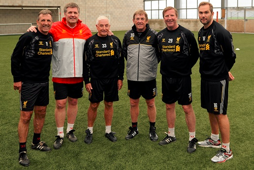 媒体人晒视频：赛后蒯纪闻安慰山东U20球员，很有大将风度