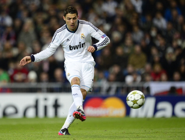 马兹拉维：右中卫和右翼卫都适合我，我能做到兼顾进攻和防守